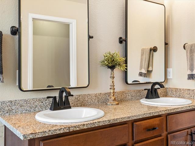 2853 Black Canyon Way