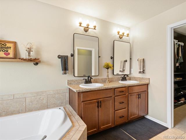 2853 Black Canyon Way