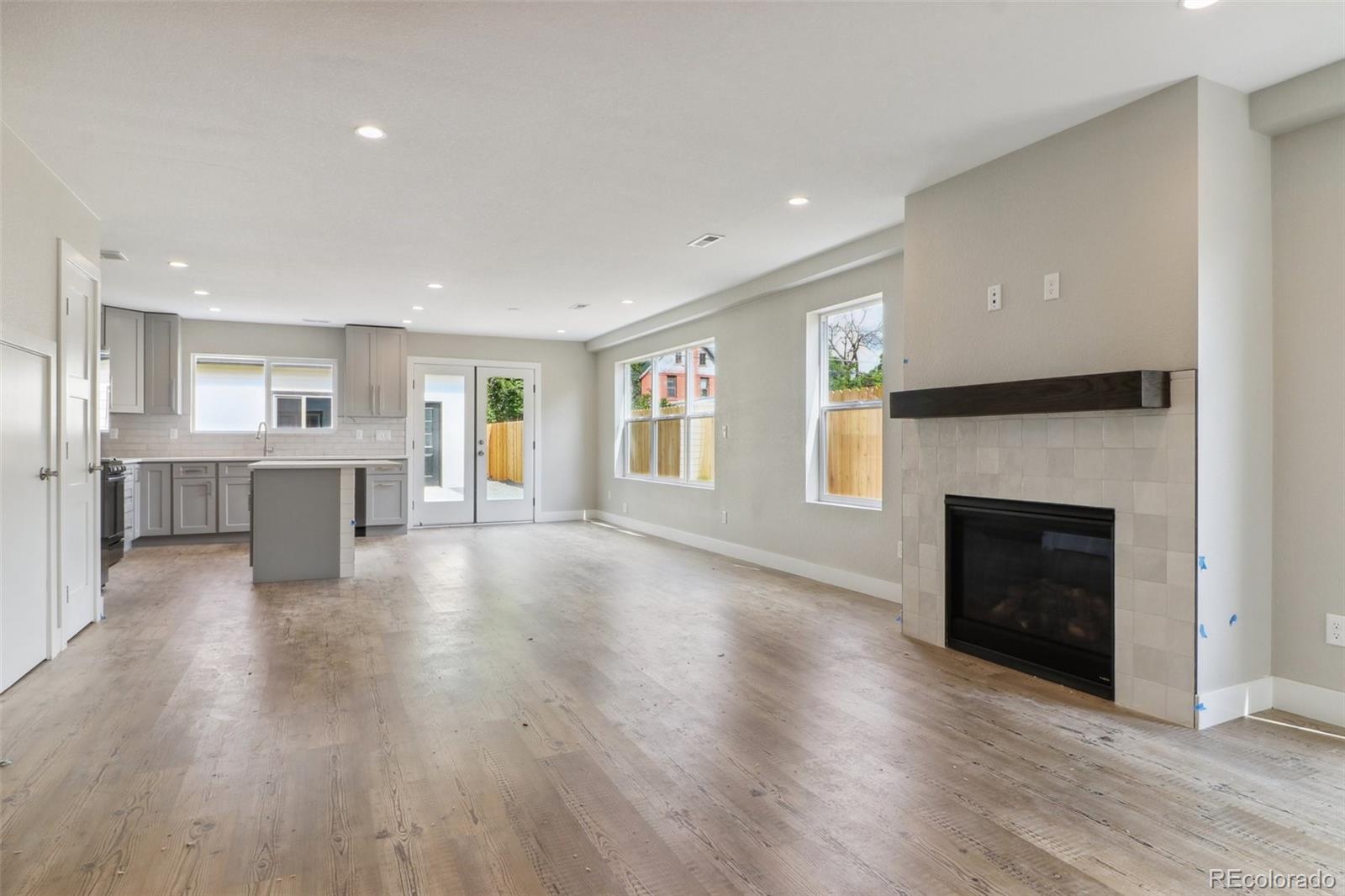 2132 S Galapago Street