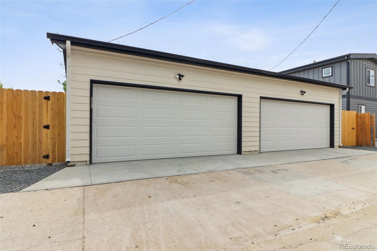 2132 S Galapago Street