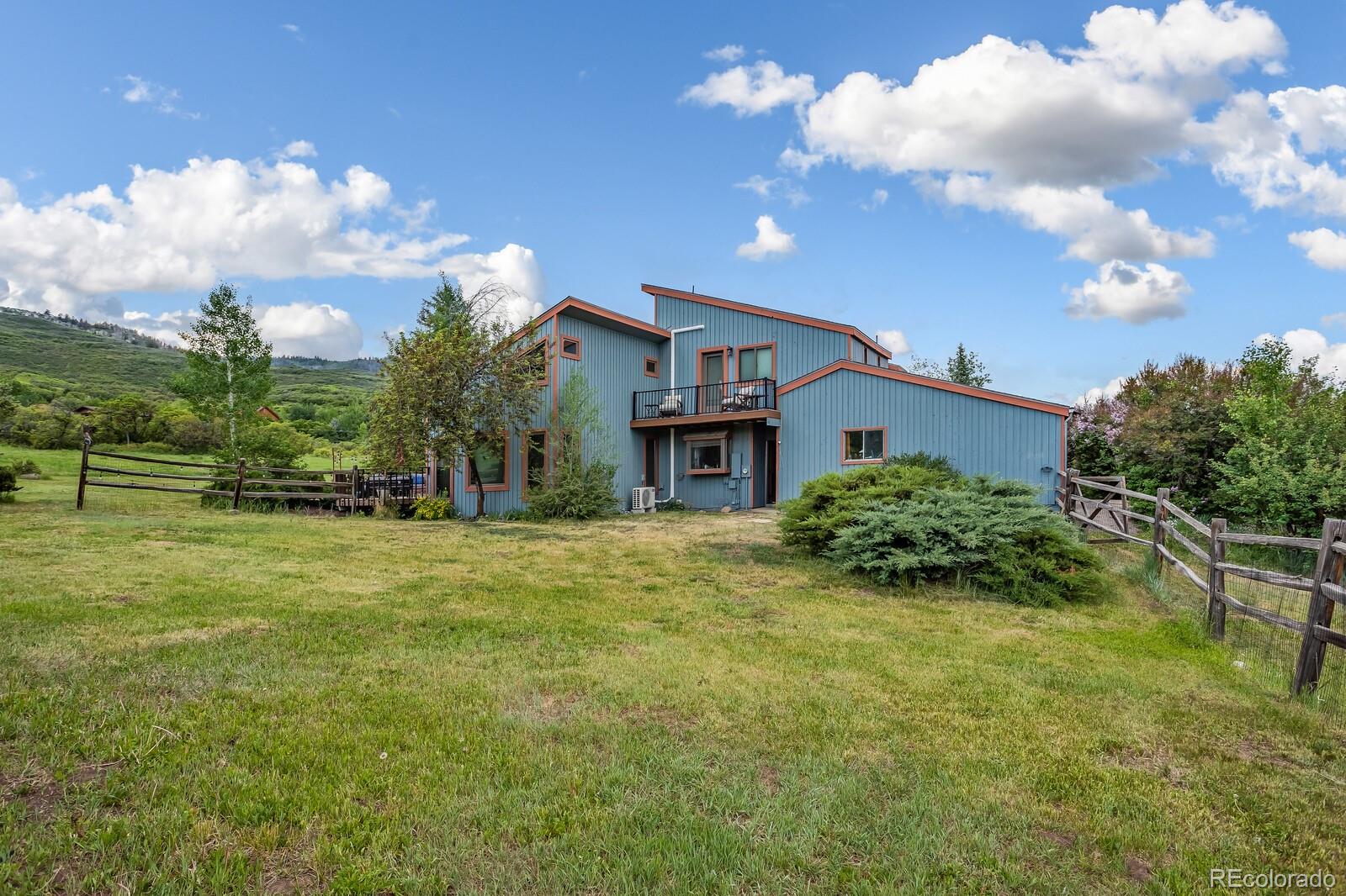 112 W Sunlight Court