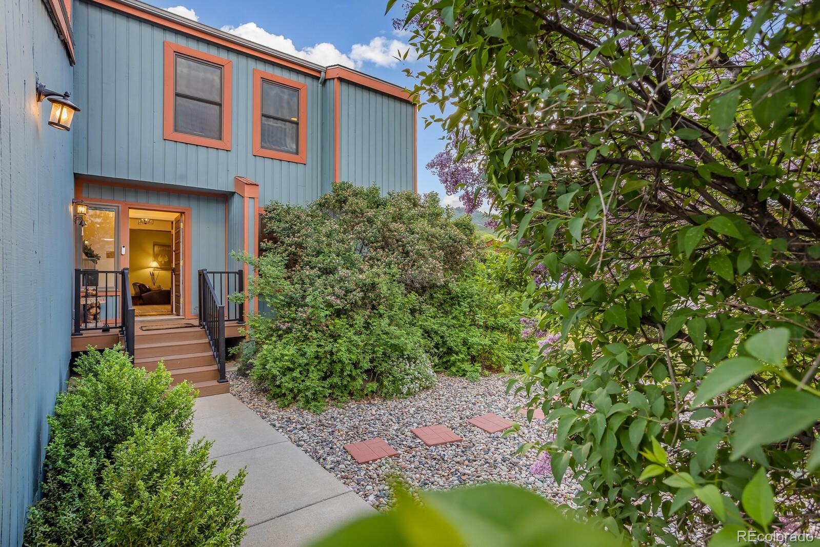 112 W Sunlight Court
