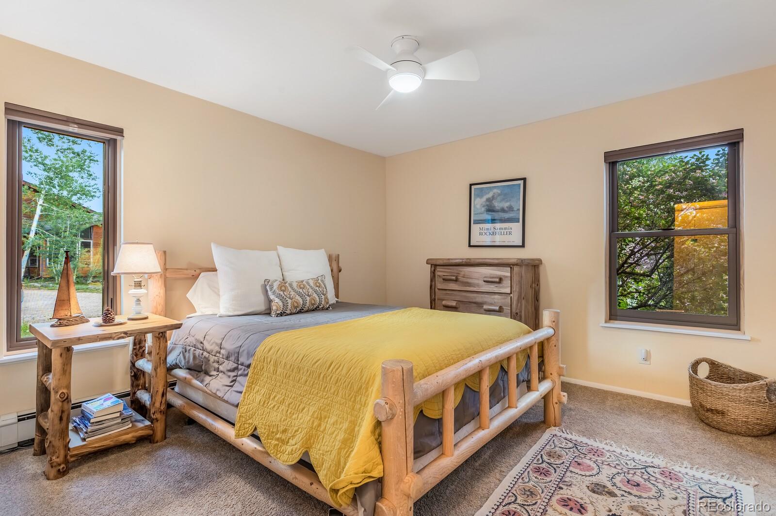 112 W Sunlight Court