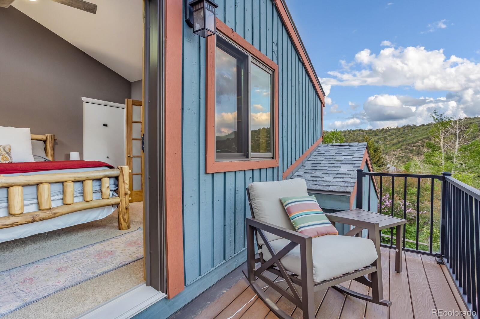 112 W Sunlight Court