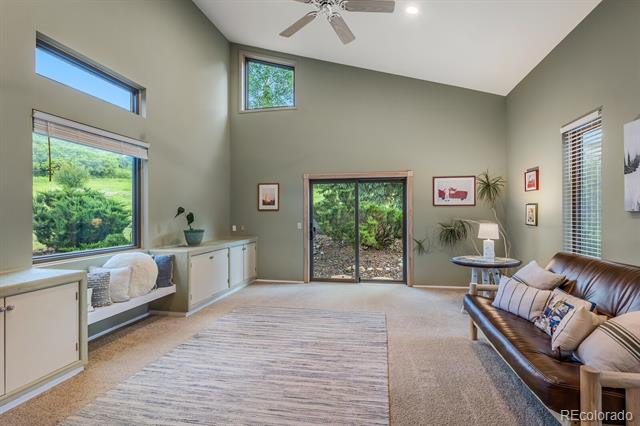 112 W Sunlight Court