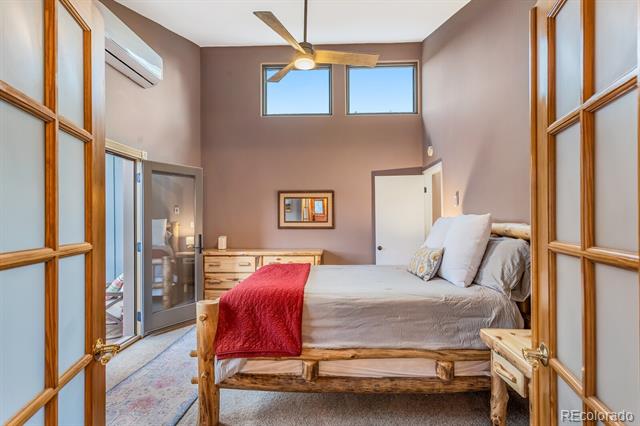 112 W Sunlight Court