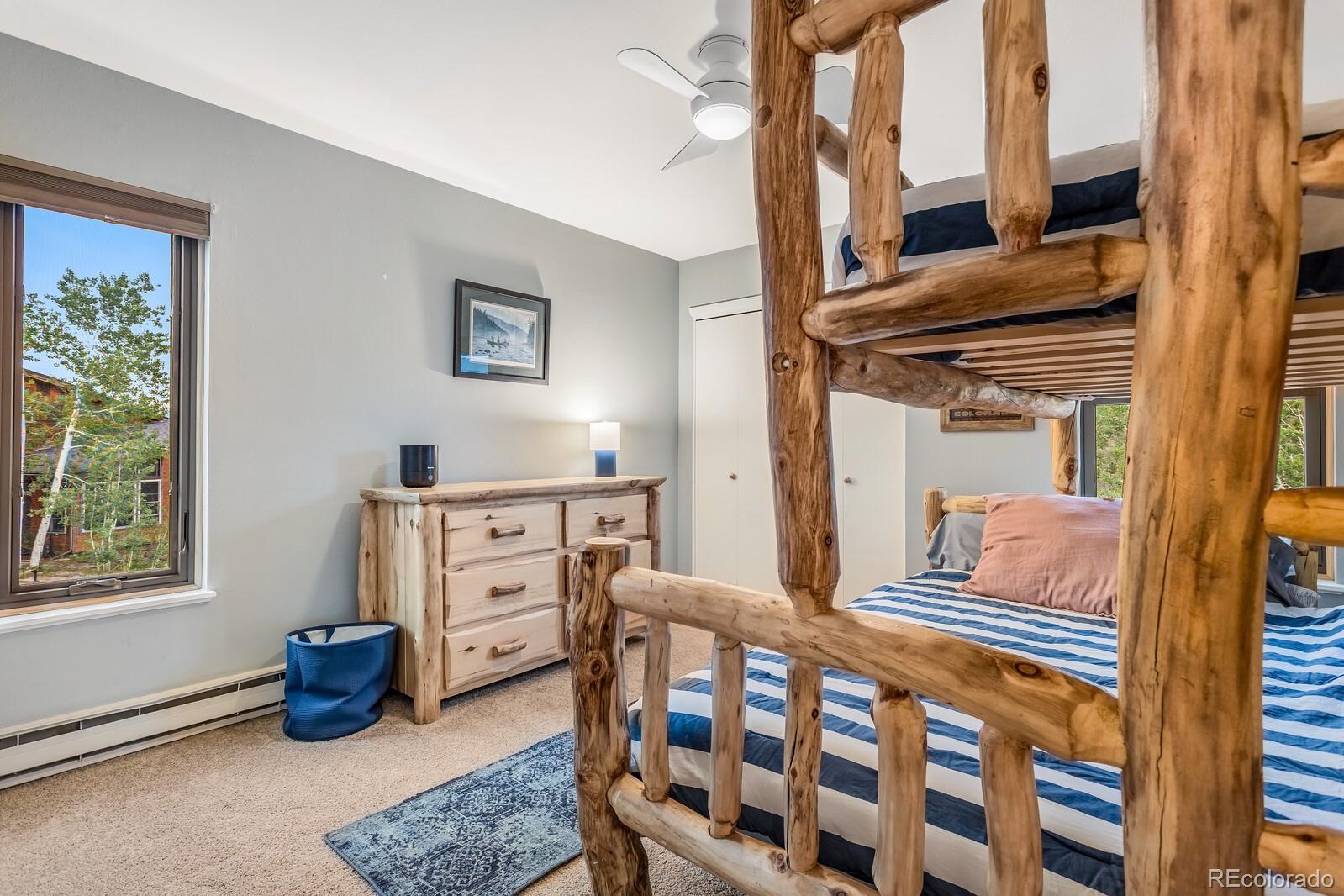 112 W Sunlight Court