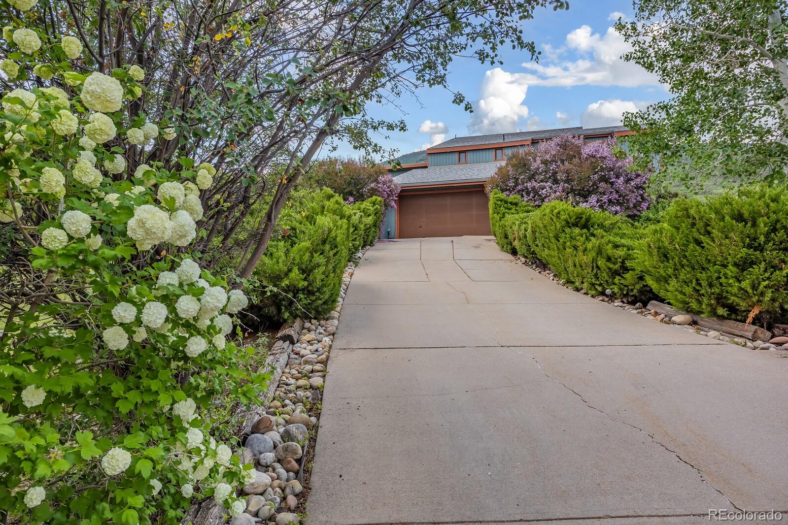 112 W Sunlight Court