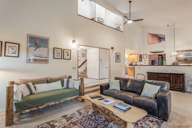 112 W Sunlight Court