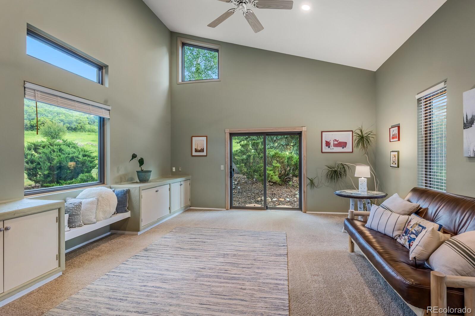 112 W Sunlight Court
