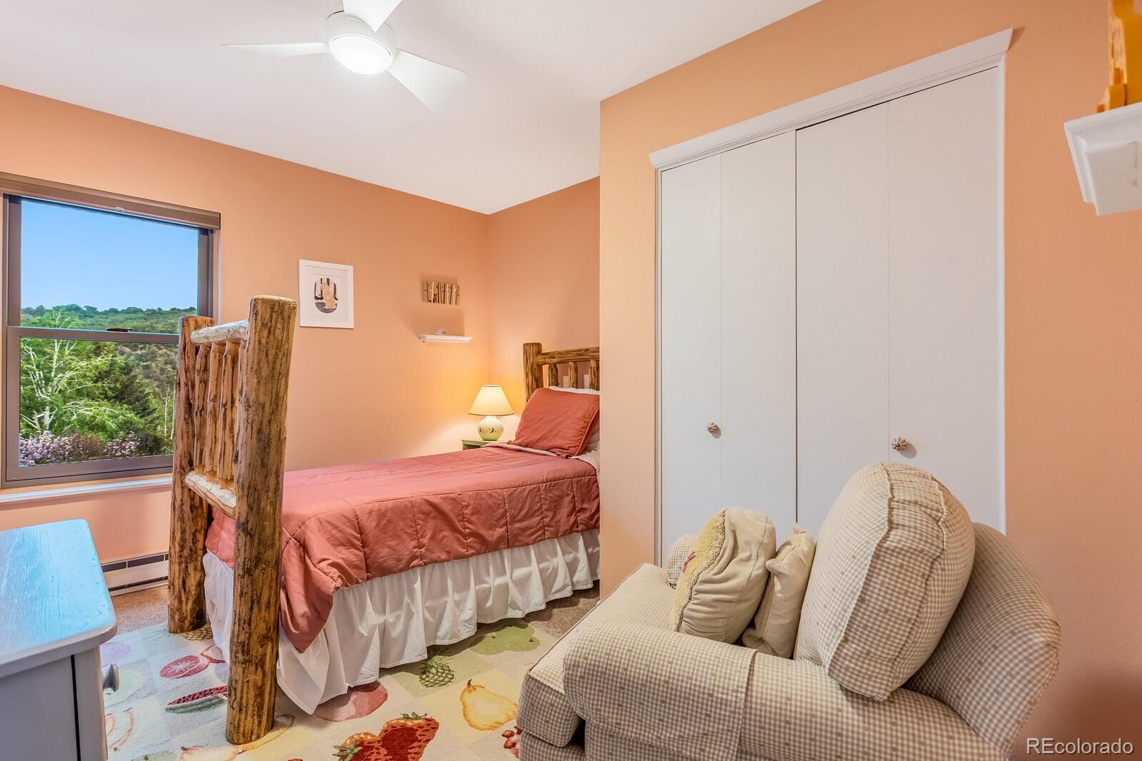 112 W Sunlight Court