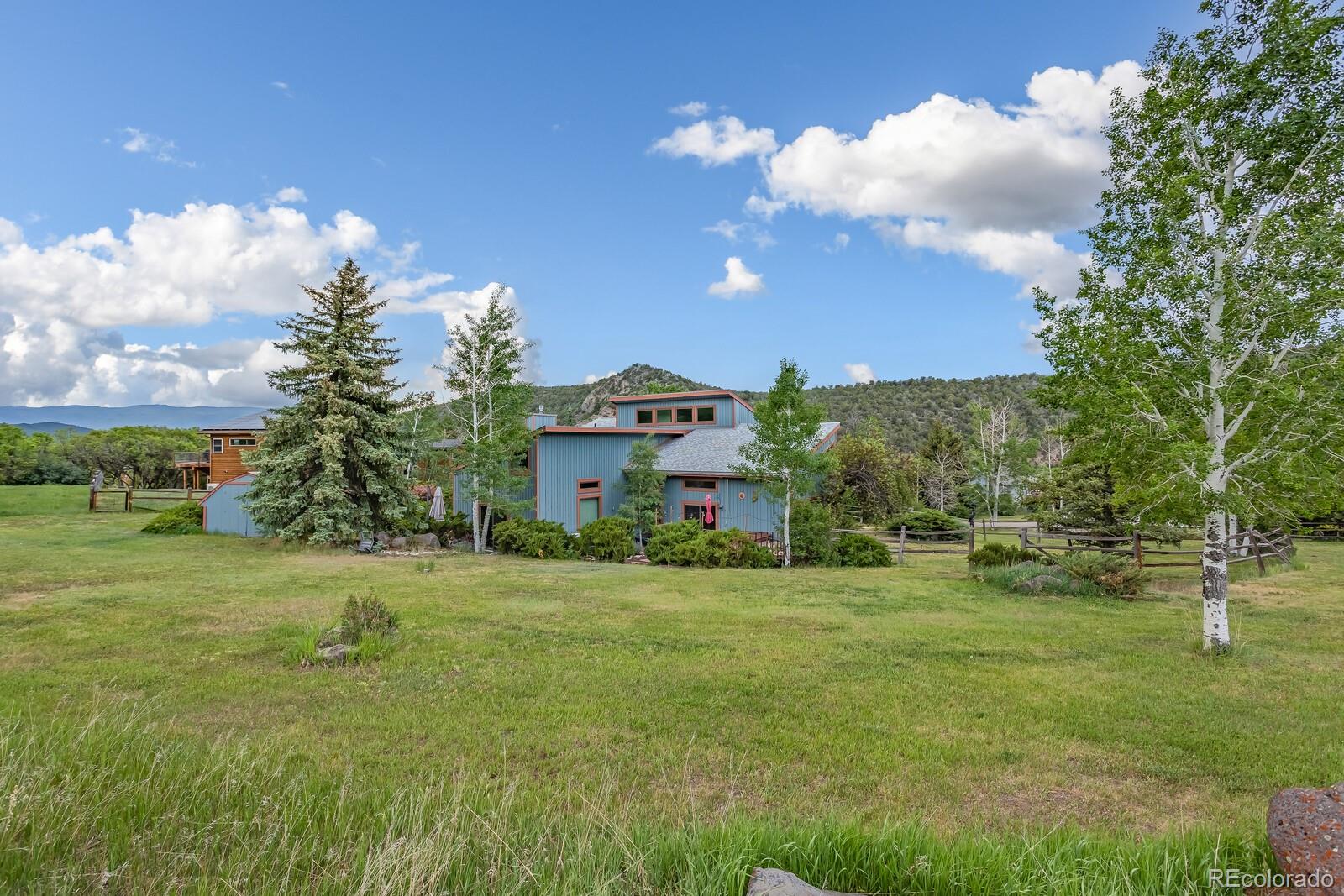 112 W Sunlight Court