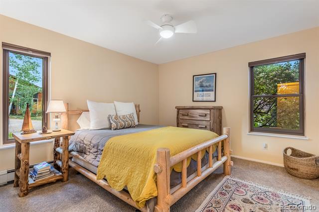 112 W Sunlight Court