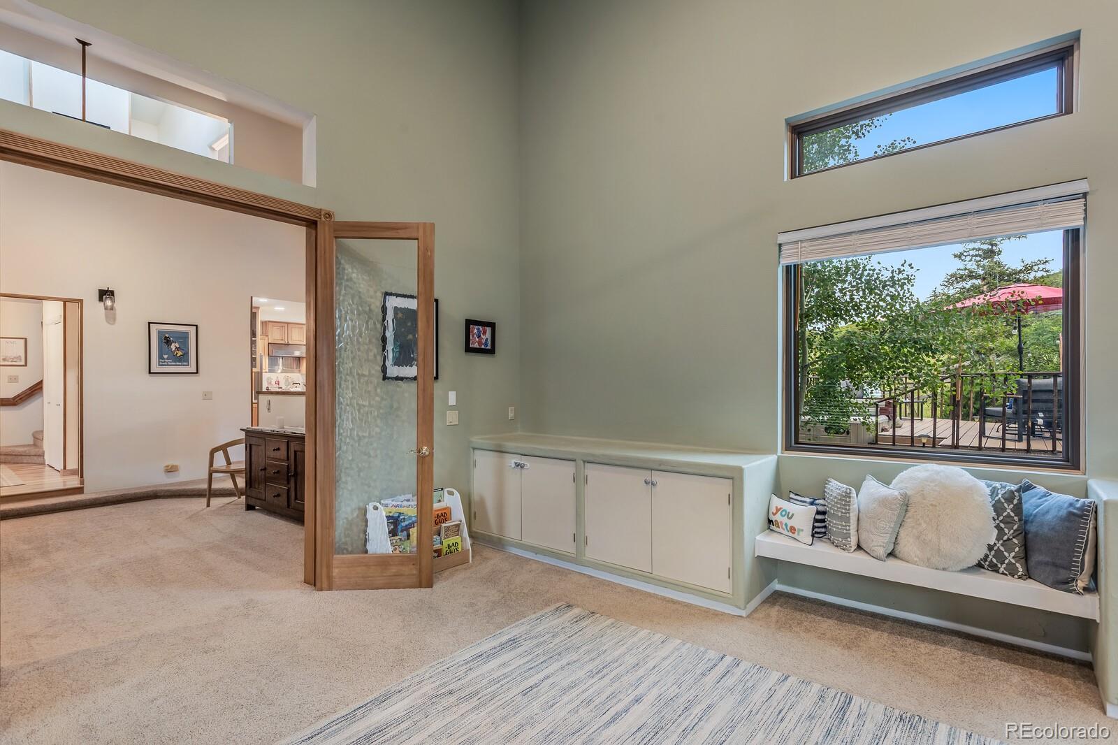 112 W Sunlight Court
