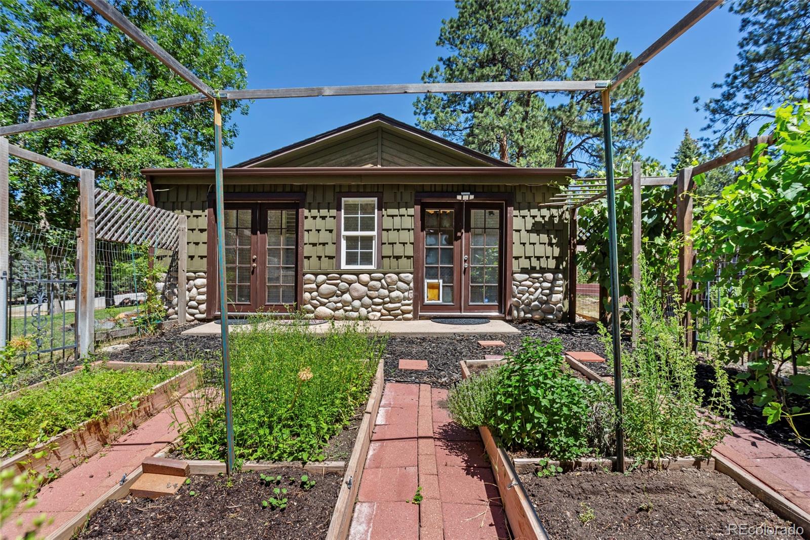 6048 Ponderosa Way