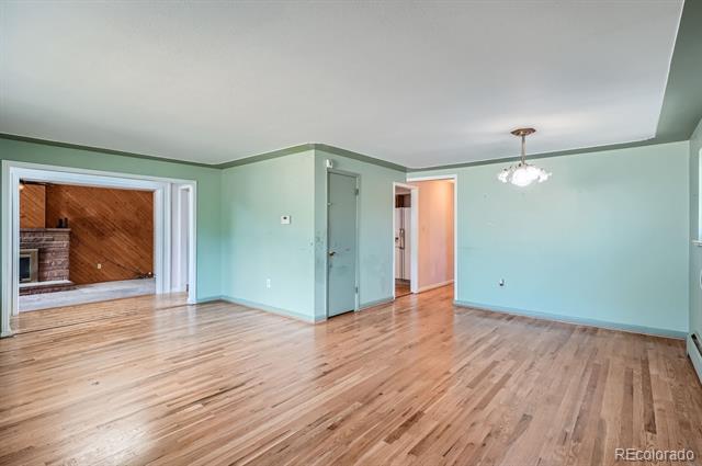557 Oakland Court