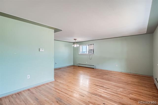 557 Oakland Court