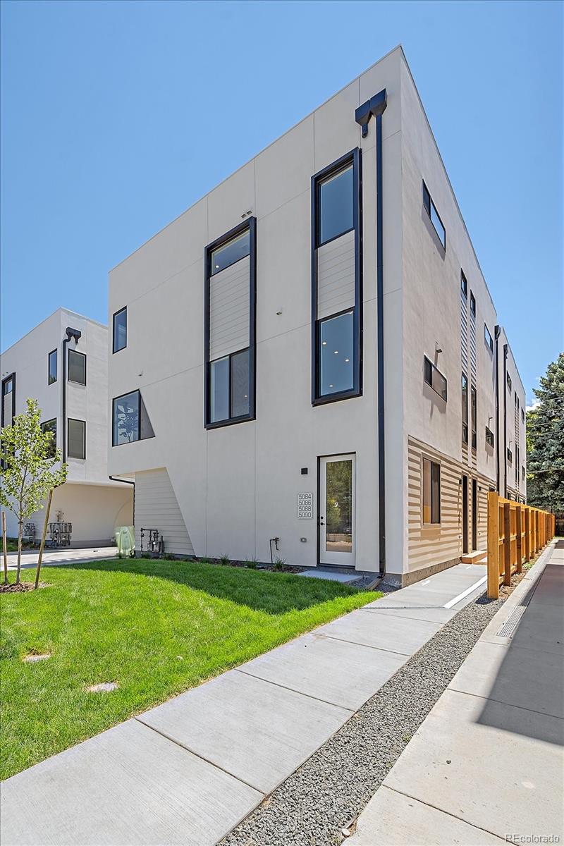 5098 E Donald