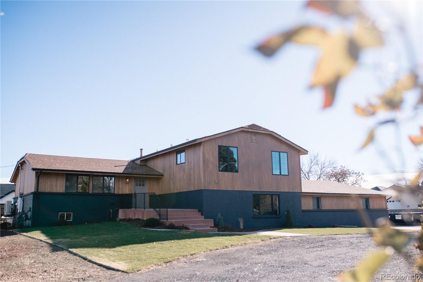 3380 S Oak Court