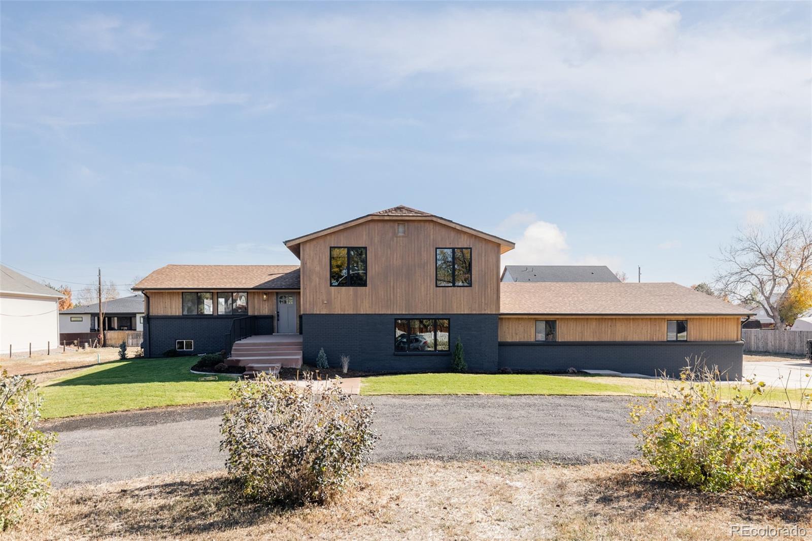 3380 S Oak Court