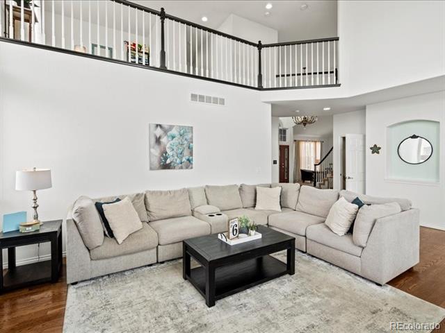 8346 Vivian Street