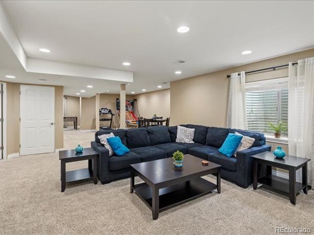 8346 Vivian Street