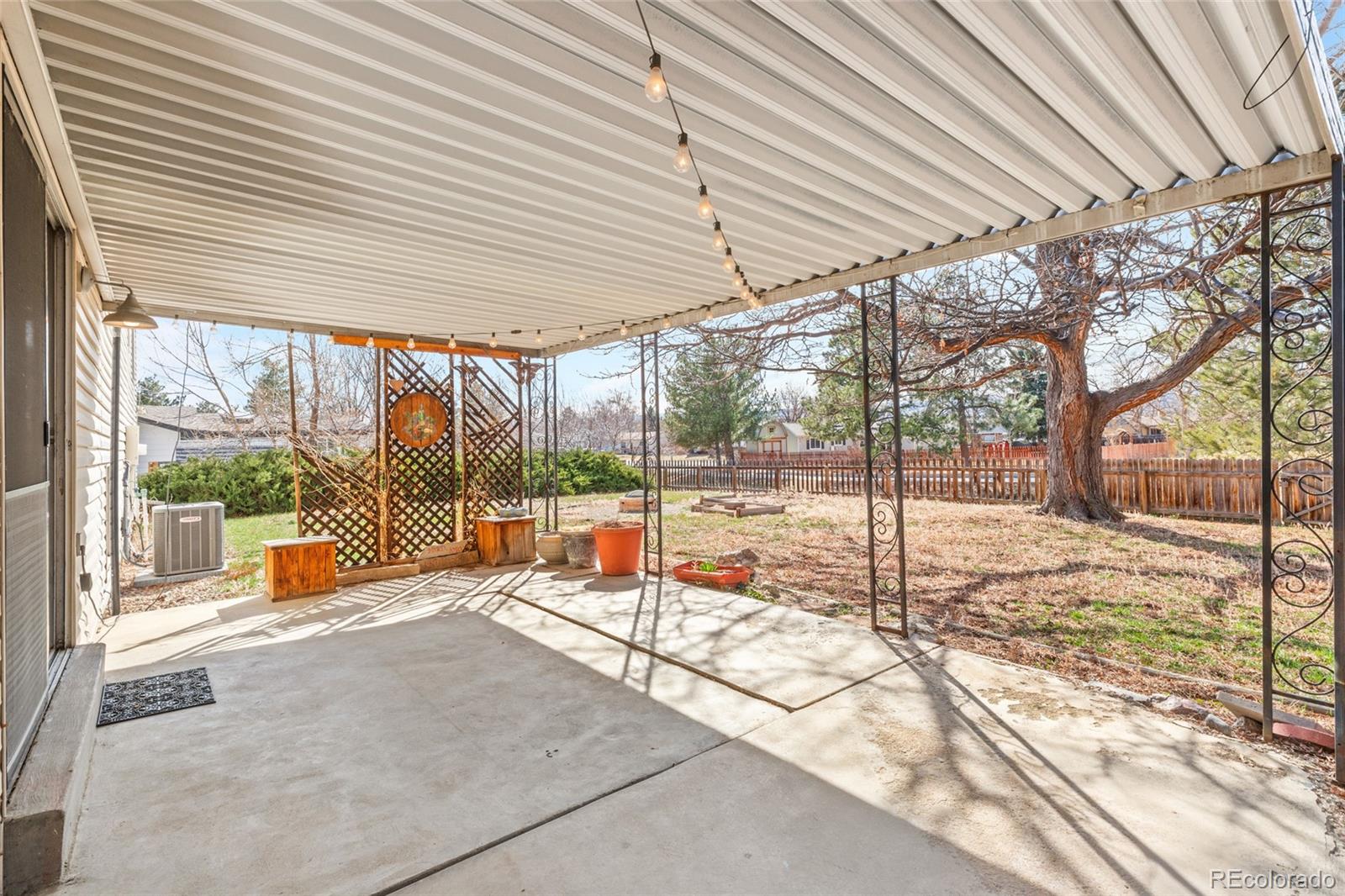 7325 Taft Court