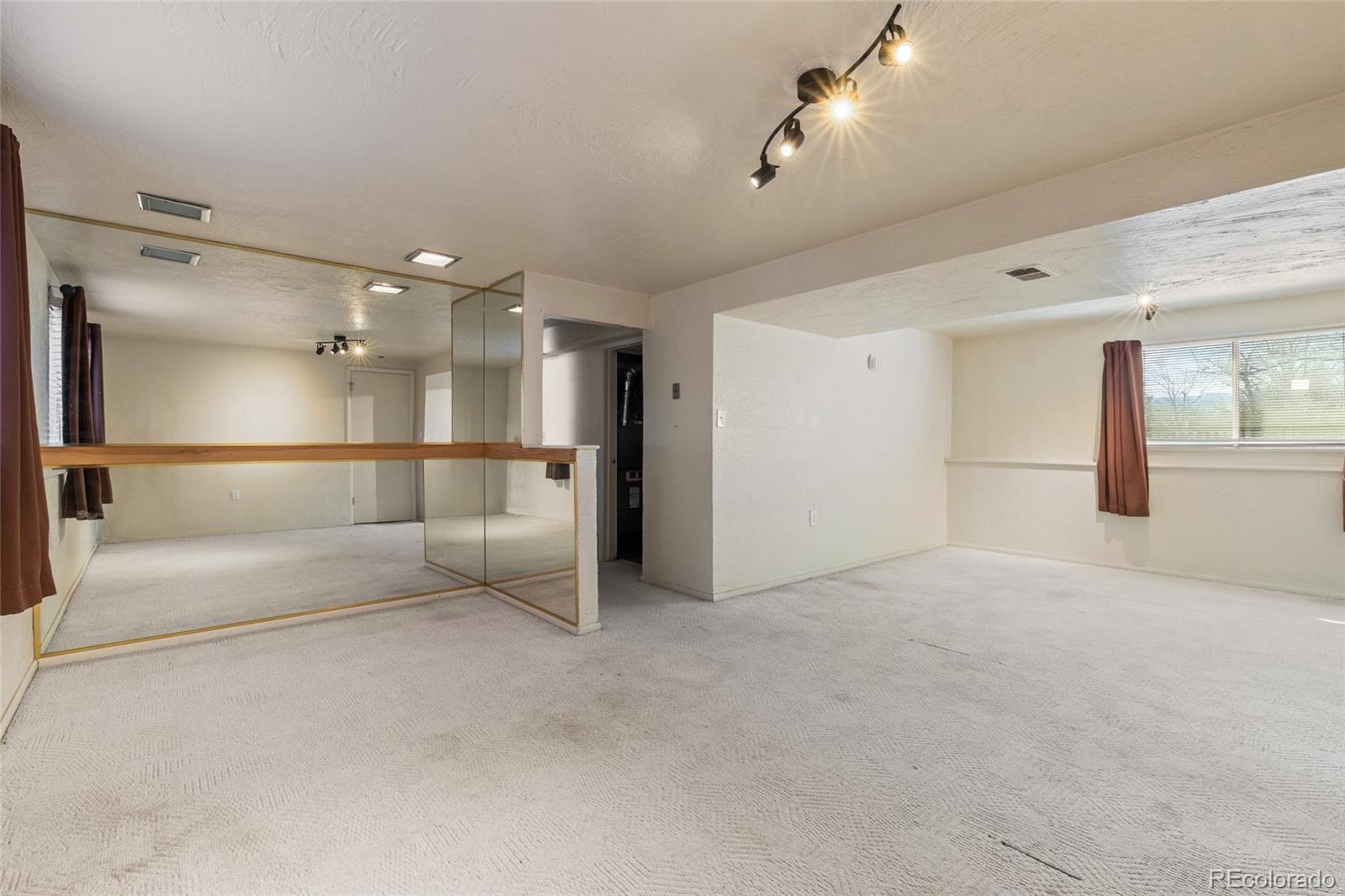 7325 Taft Court