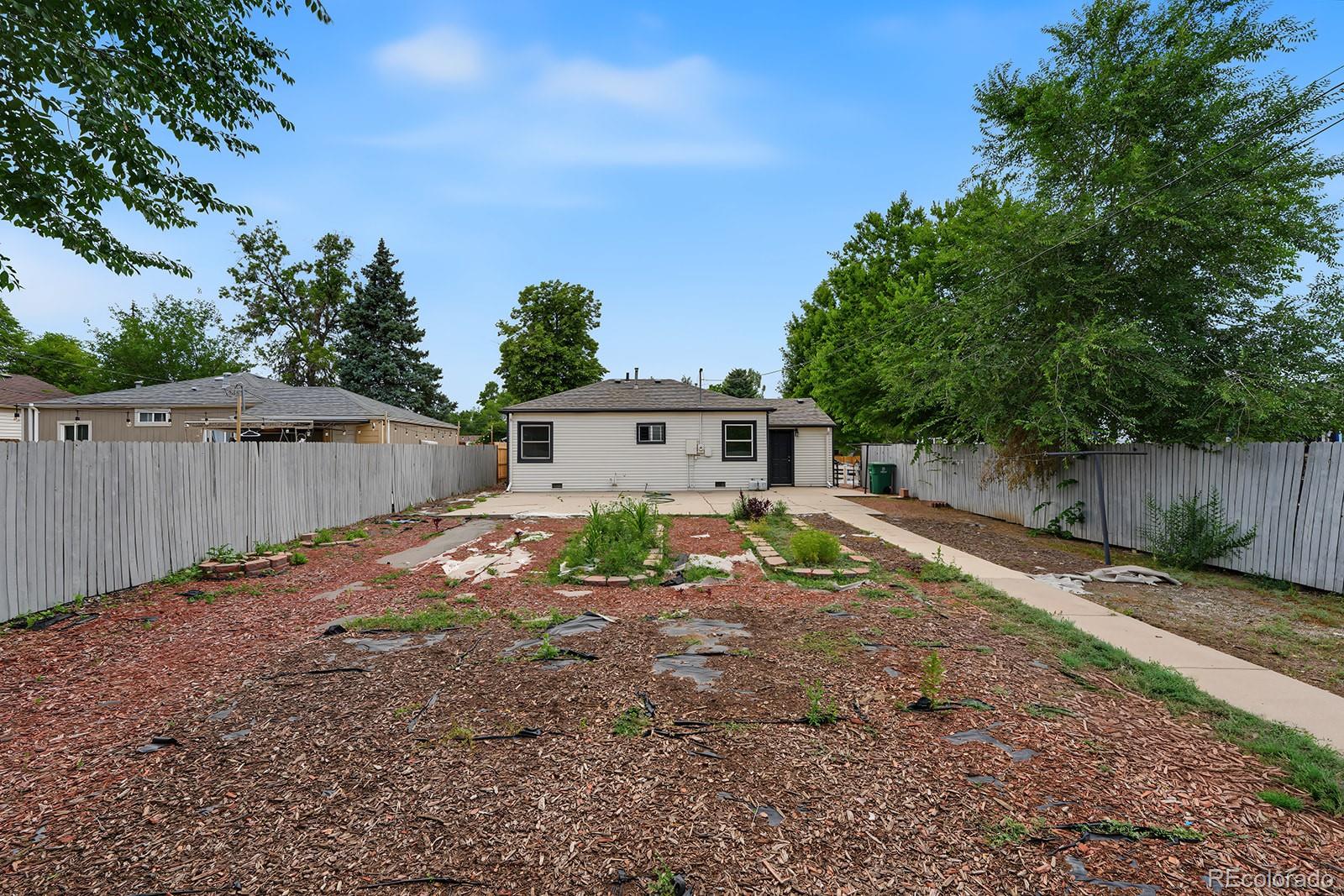 452 N Perry Street