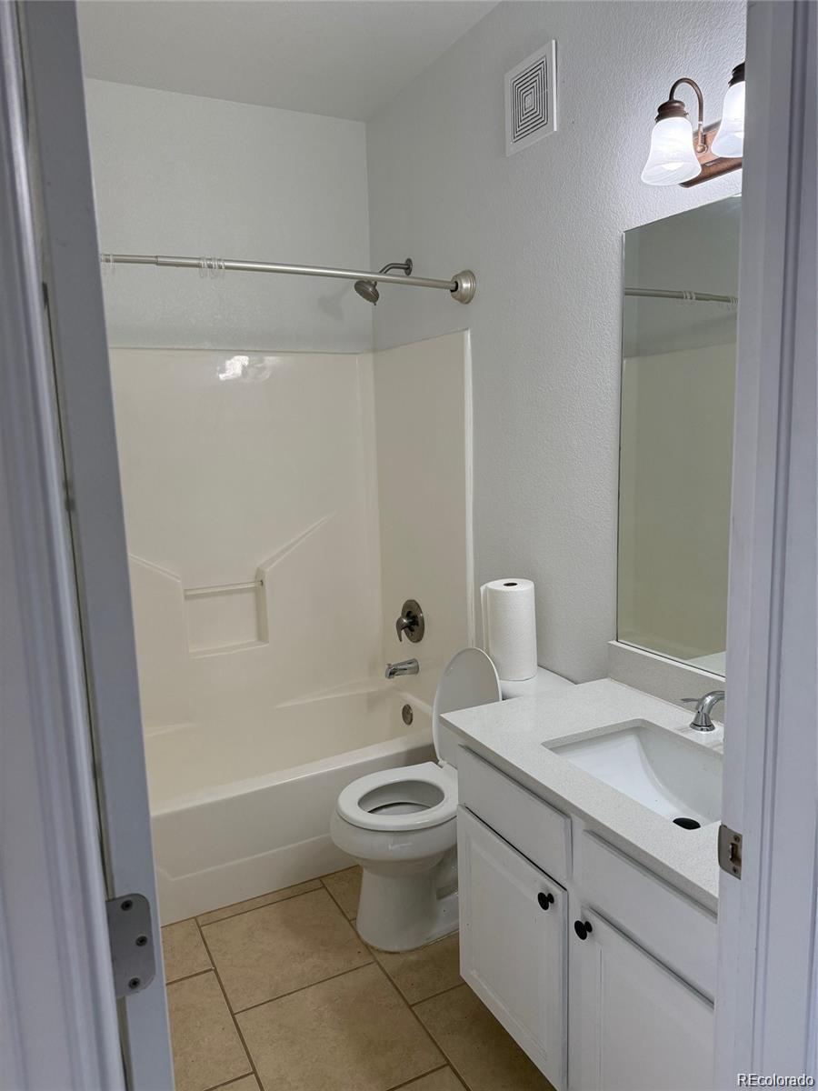 22685 E Ontario Drive Unit: 204