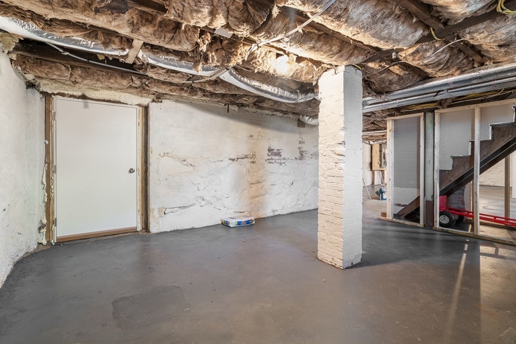 150 Sylvan Streeet Unit: 1
