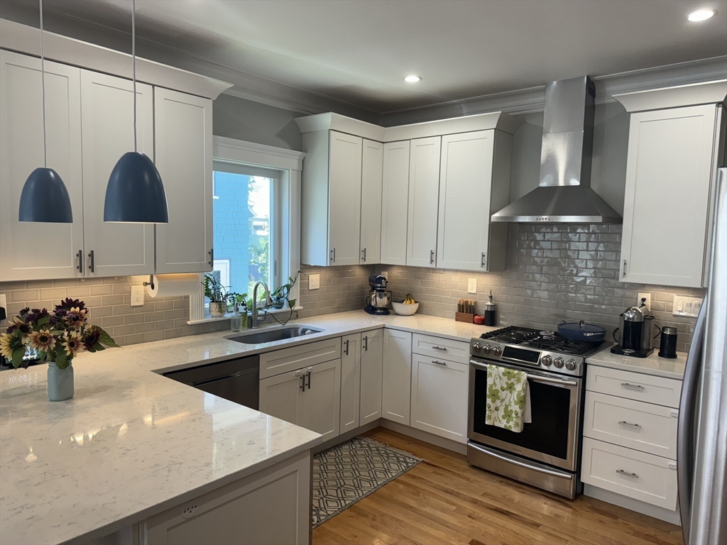10 Fairview St # 1