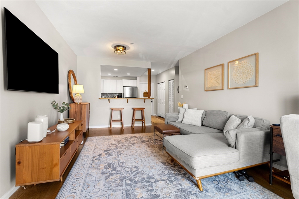 315 Rantoul St # 106