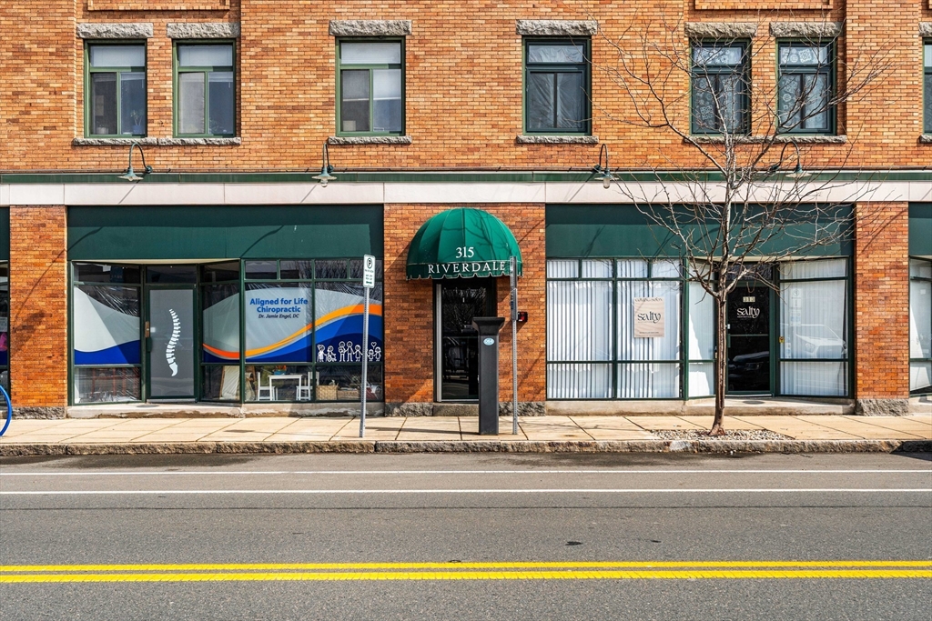 315 Rantoul St # 106