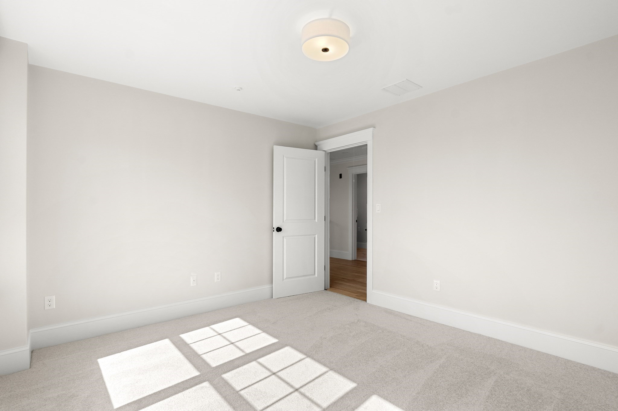 24 Fellows Rd # 3