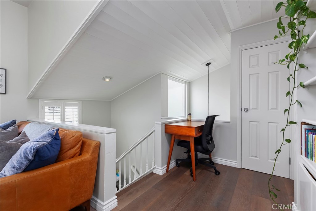 319 Longden