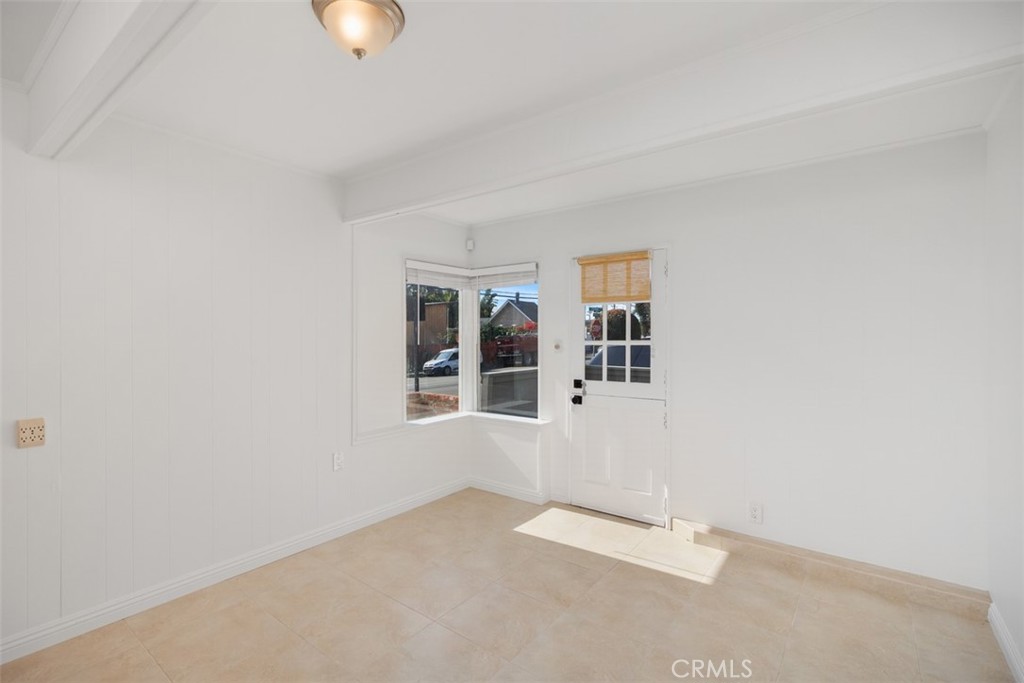 1800 Glenneyre Street