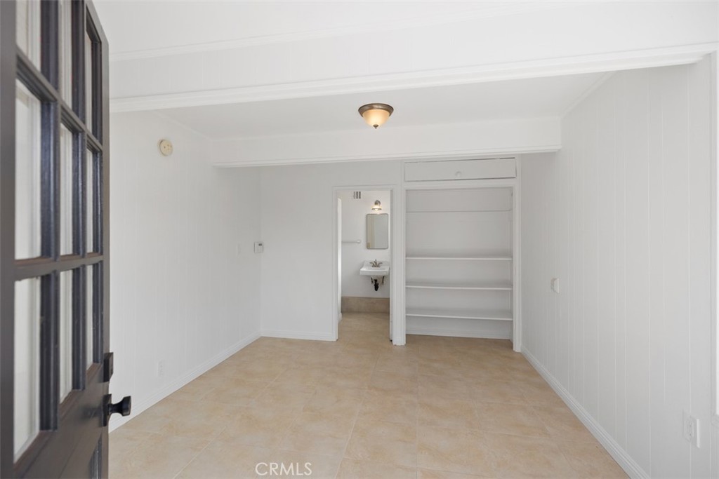 1800 Glenneyre Street