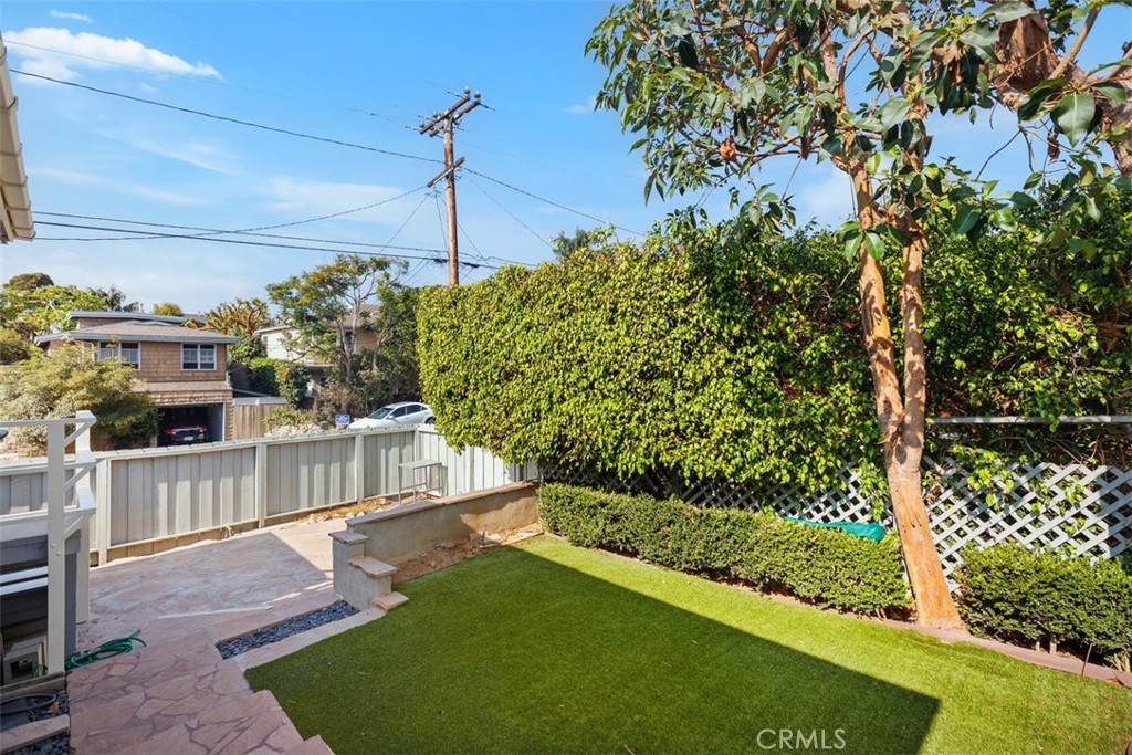 1800 Glenneyre Street