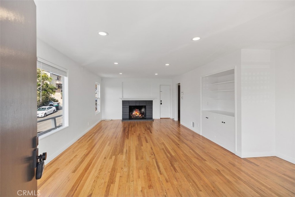 1800 Glenneyre Street