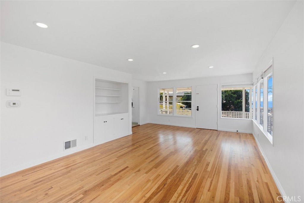 1800 Glenneyre Street