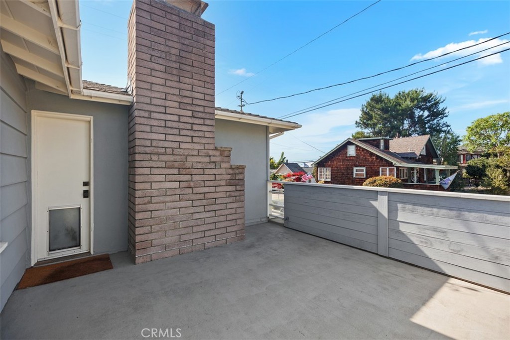 1800 Glenneyre Street