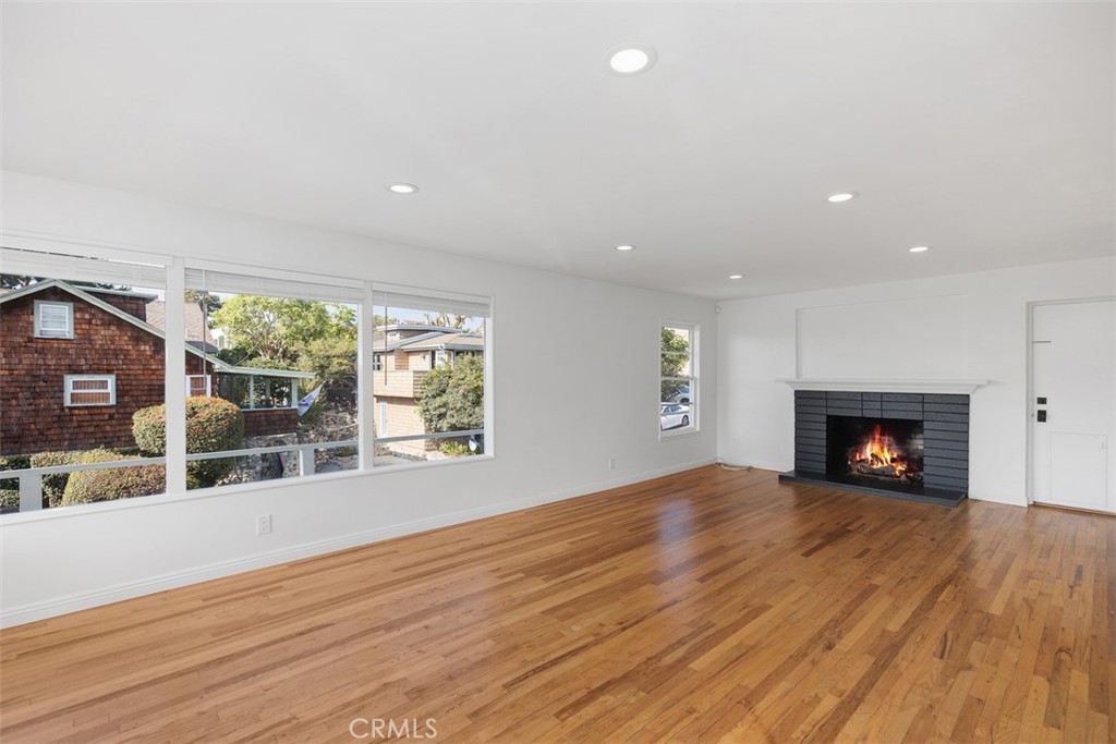 1800 Glenneyre Street