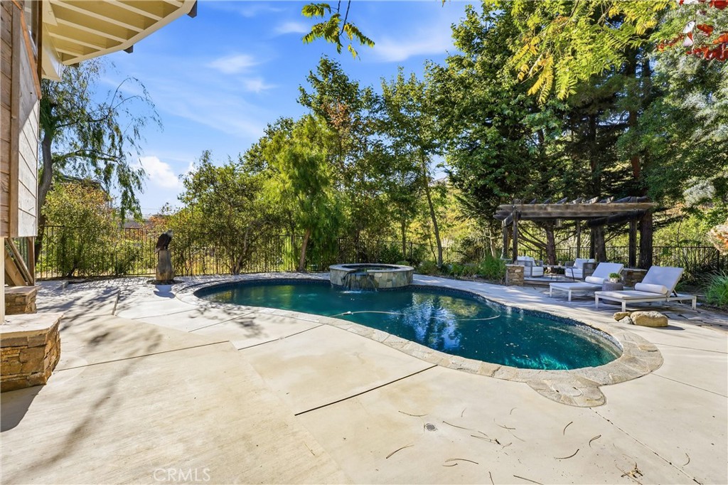 980 Bluebird Canyon