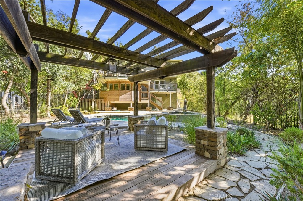 980 Bluebird Canyon