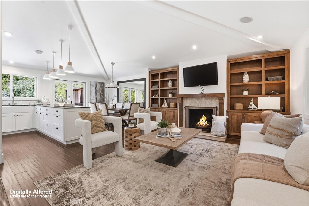 980 Bluebird Canyon