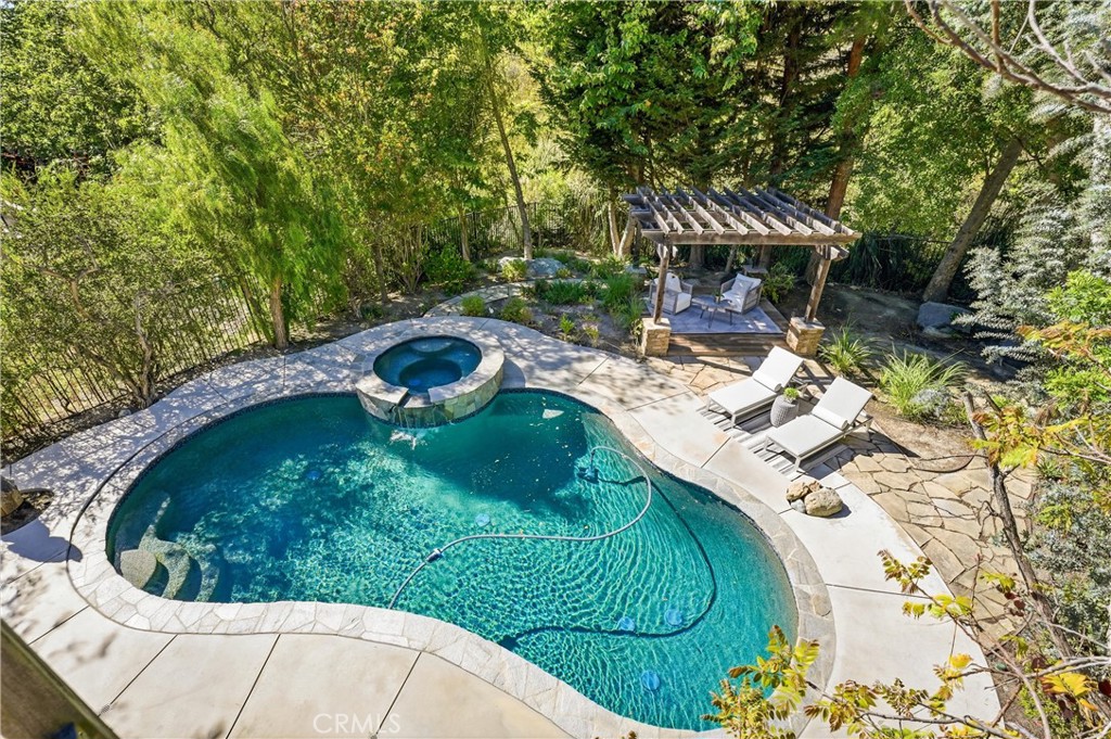 980 Bluebird Canyon