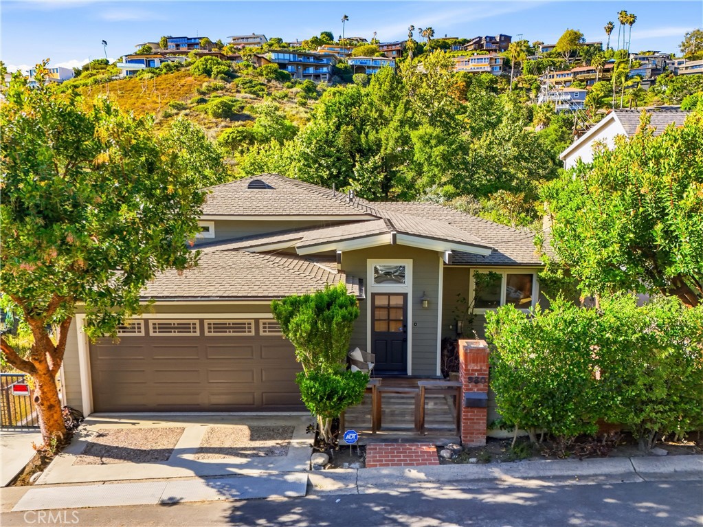980 Bluebird Canyon