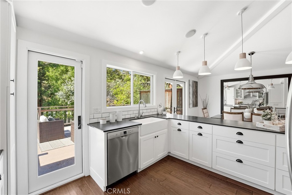 980 Bluebird Canyon