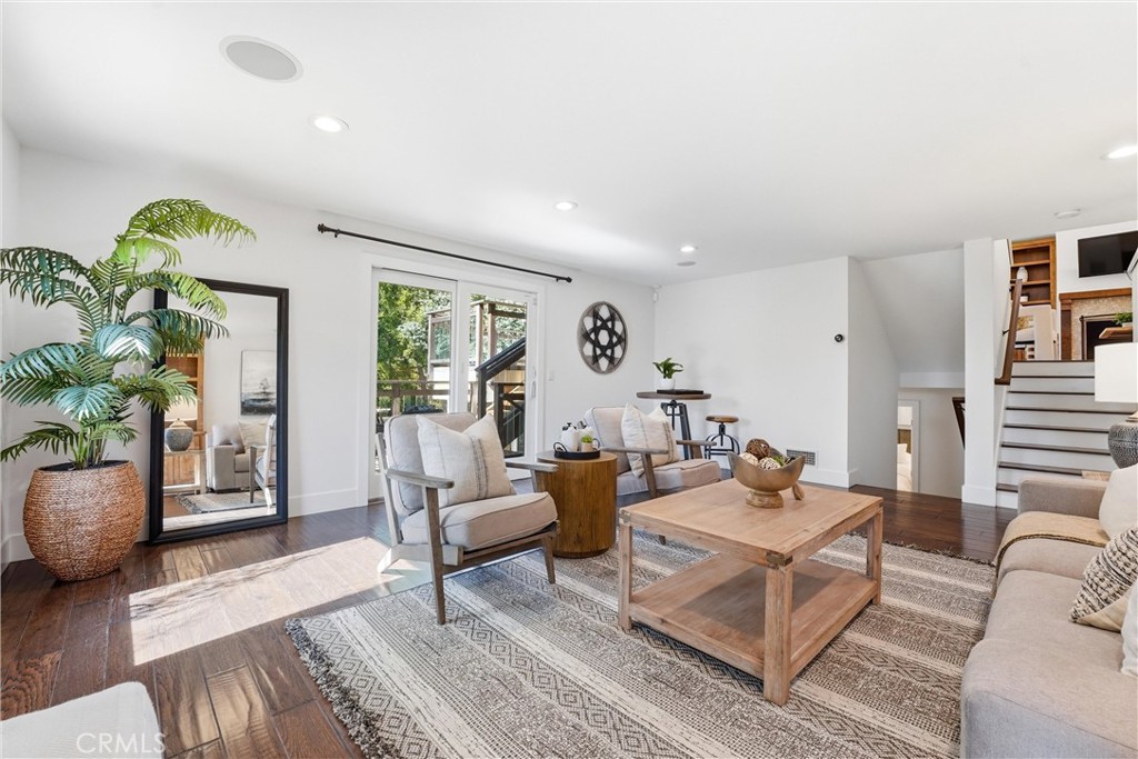980 Bluebird Canyon